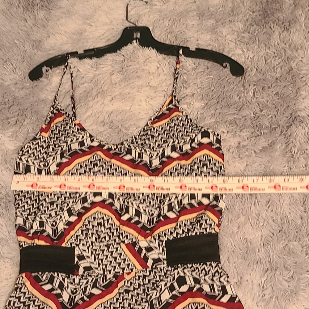 Trendy Zigzag Pattern Jumpsuit - Picture 5 of 11